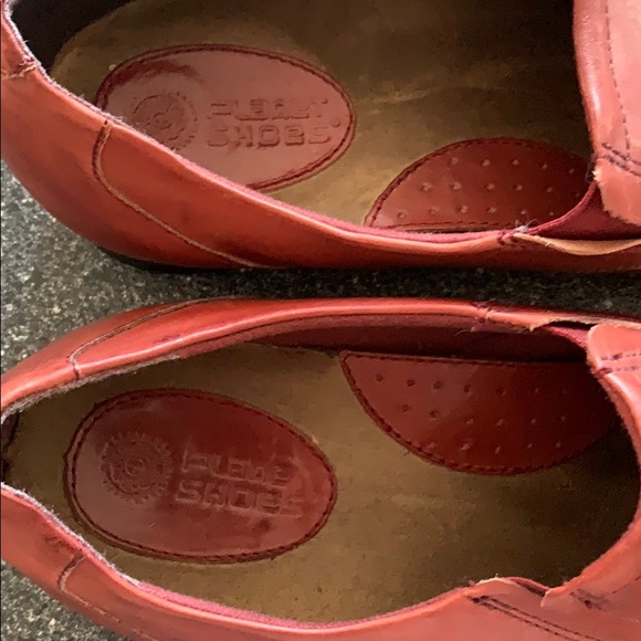 Clogs - Picture 2 of 3